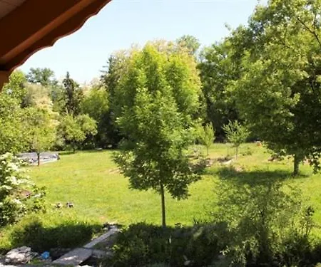 D'hotes-les De Mado Bed & Breakfast Margencel